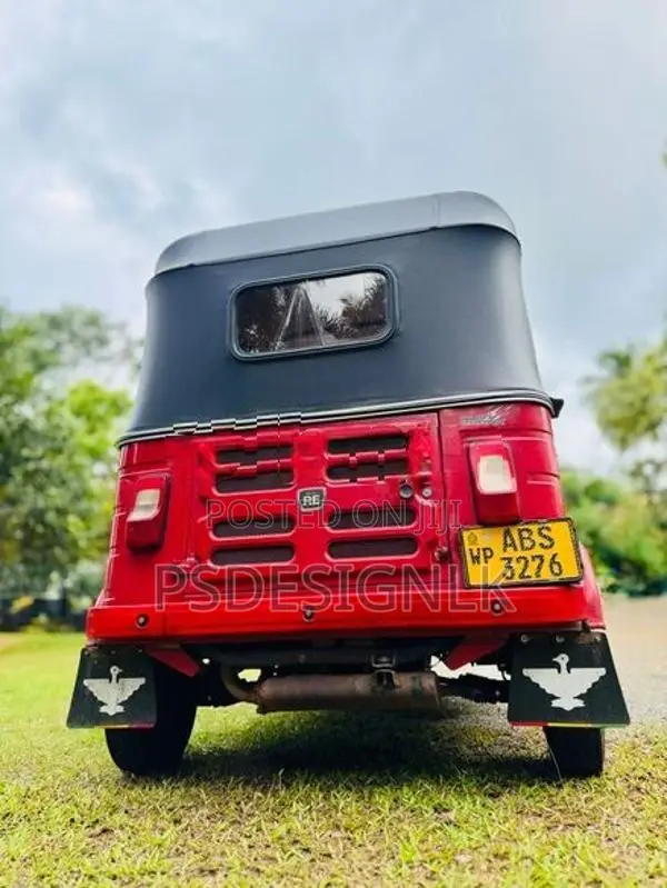 Bajaj RE 2018