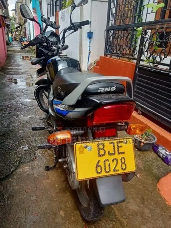 Bajaj CT100 ES 2023