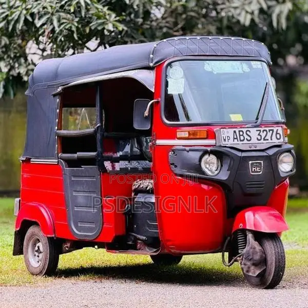 Bajaj RE 2018
