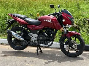 Bajaj Pulsar 180 2011