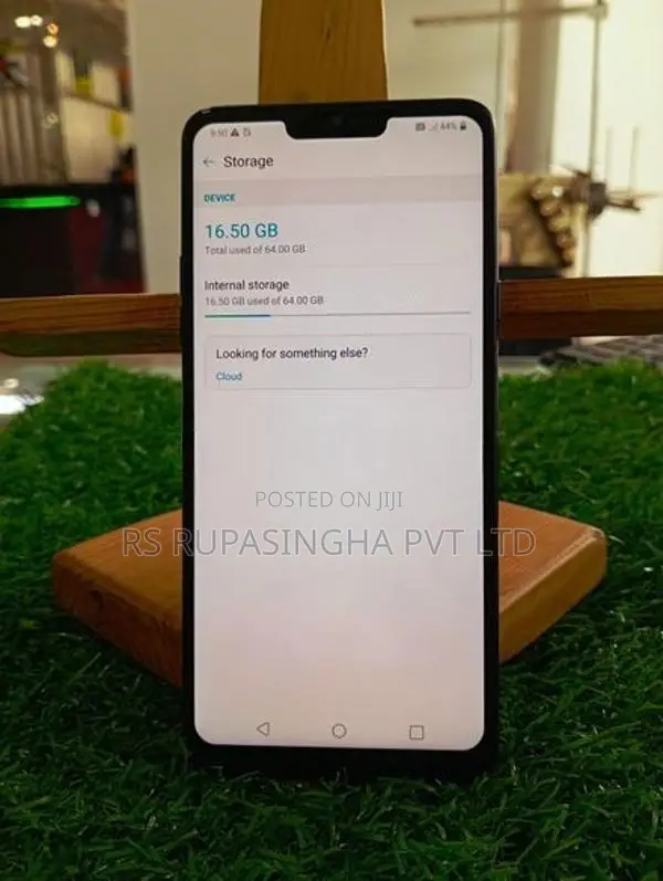 LG Q9 / 4GB 64GB (Used)