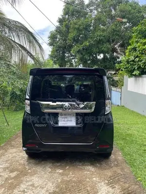 Toyota Roomy 2024
