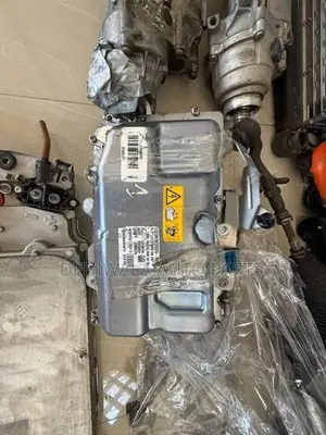 Mercedes Benz E 300 Hybrid Inverter