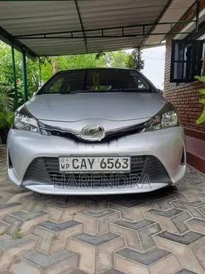 Toyota Vitz 2015