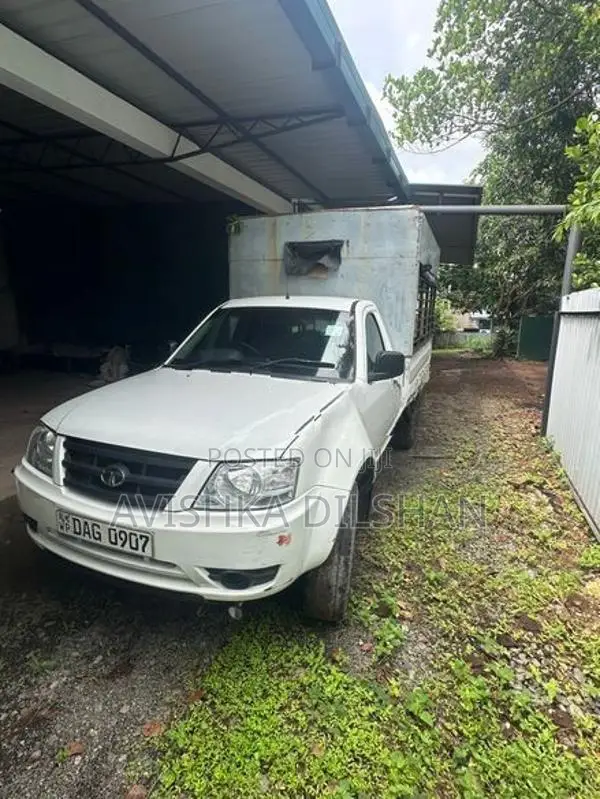 Tata Xenon 2018