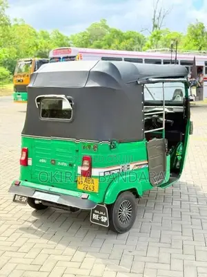 Bajaj RE 4 Stoke 2015