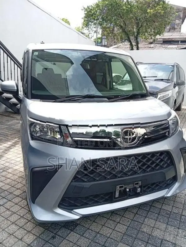 Toyota Roomy x 2023