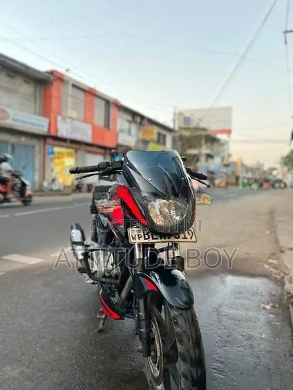 Bajaj Pulsar 180 2016