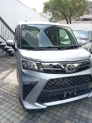 Toyota Roomy x 2023