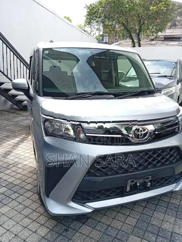 Toyota Roomy x 2023