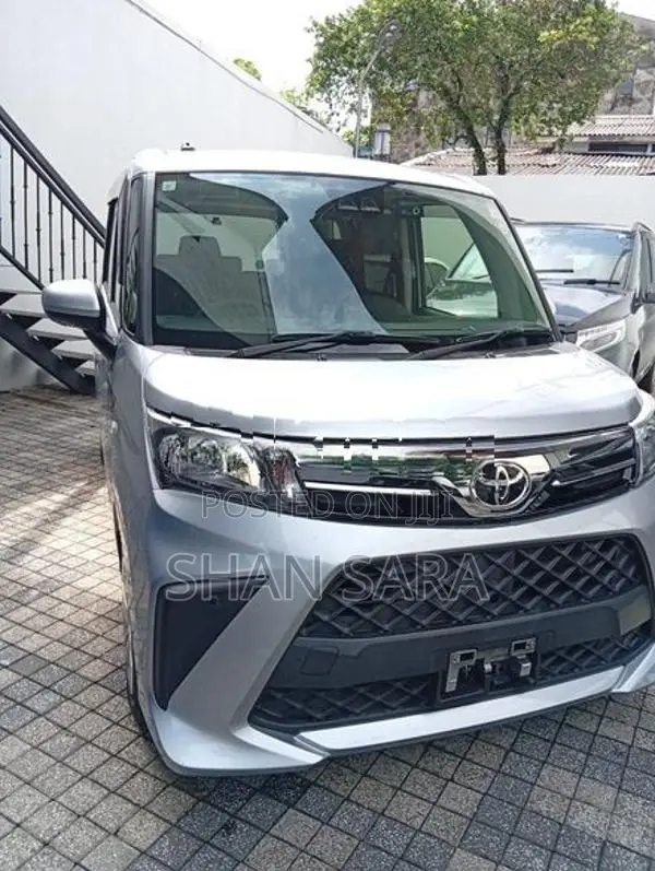 Toyota Roomy x 2023