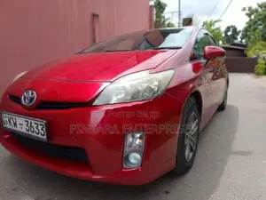 Toyota Prius S Touring 2011