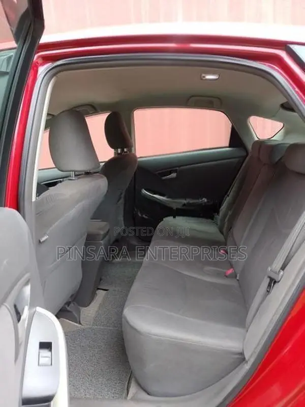 Toyota Prius S Touring 2011
