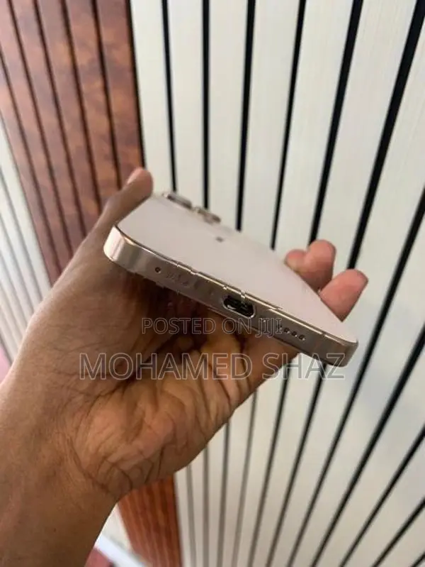 Apple iPhone 16 Pro Max (Used)
