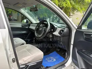 Toyota Axio X Grade 2014