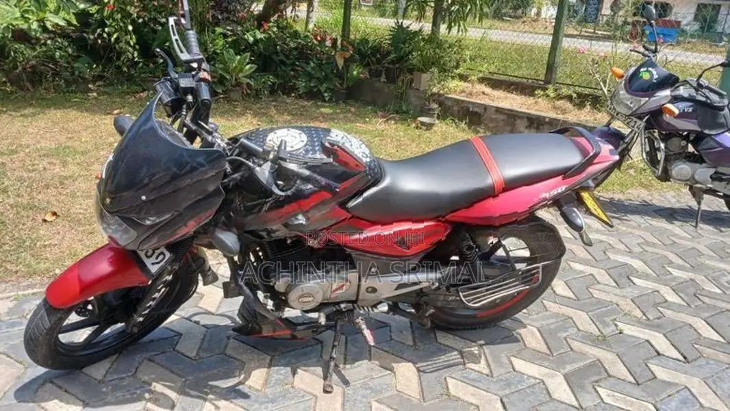 Bajaj Pulsar 150 2015