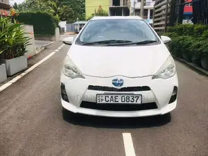 Toyota Aqua S Grade 2014