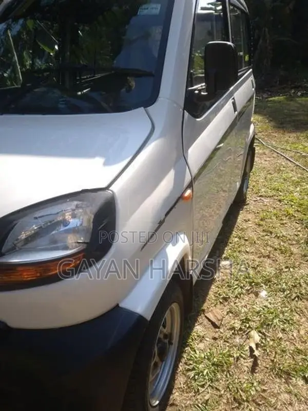 Bajaj Qute RE 2019