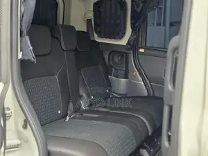 Toyota Roomy Custom GT 2024