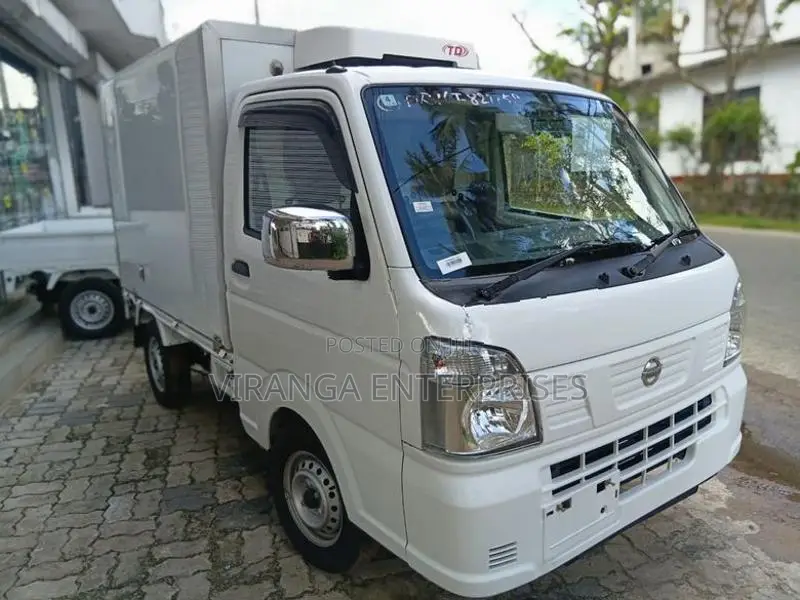Nissan Clipper Freezer Truck 2025