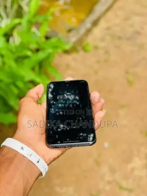 Apple iPhone XS (Used)