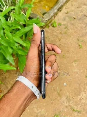 Apple iPhone XS (Used)