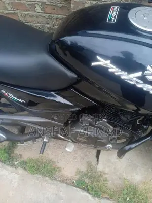 Bajaj Pulsar 180 2018