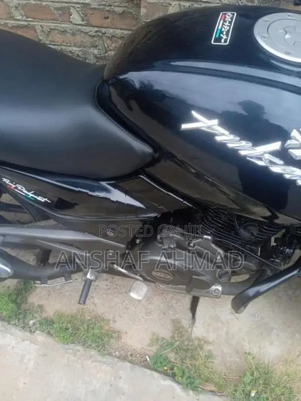 Bajaj Pulsar 180 2018