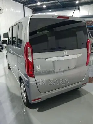 Honda N-Box G 2024