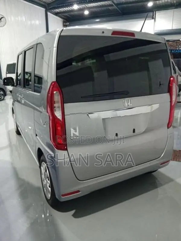 Honda N-Box G 2024
