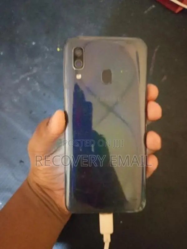 Samsung Galaxy A40 (Used)