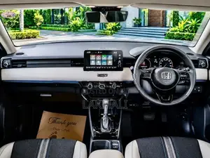 Honda Vezel Z PLAY MR Two-Tone 2023