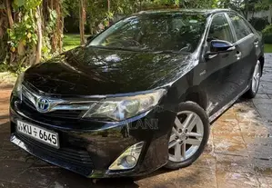 Toyota Camry Hybrid 2012