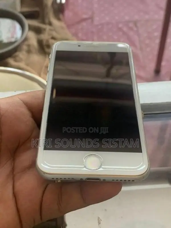 Apple iPhone 8 (Used)