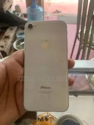 Apple iPhone 8 (Used)