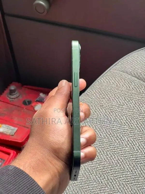 Apple iPhone 13 (Used)