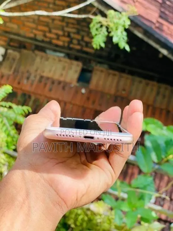 Apple iPhone 8 (Used)