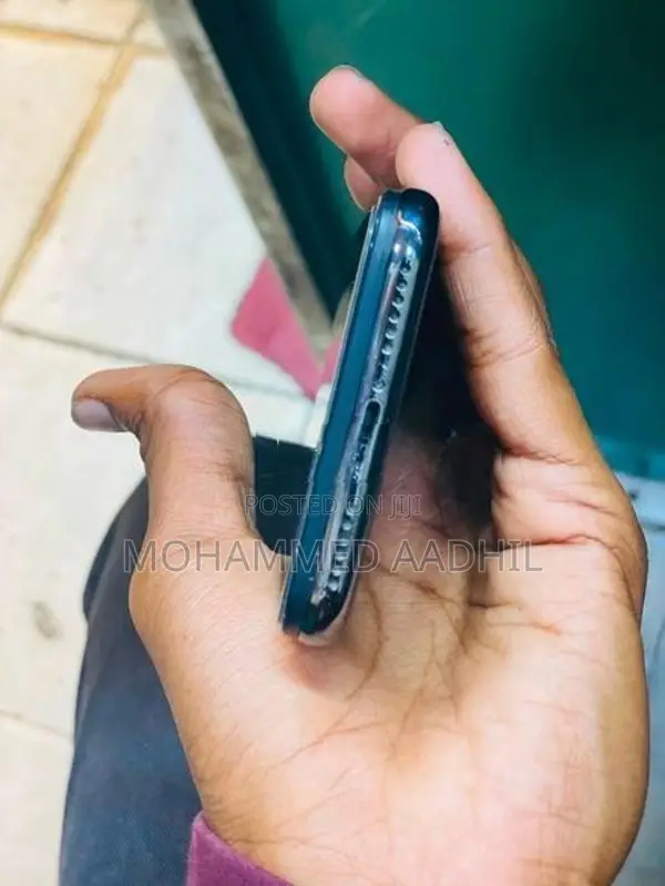 Apple iPhone X (Used)