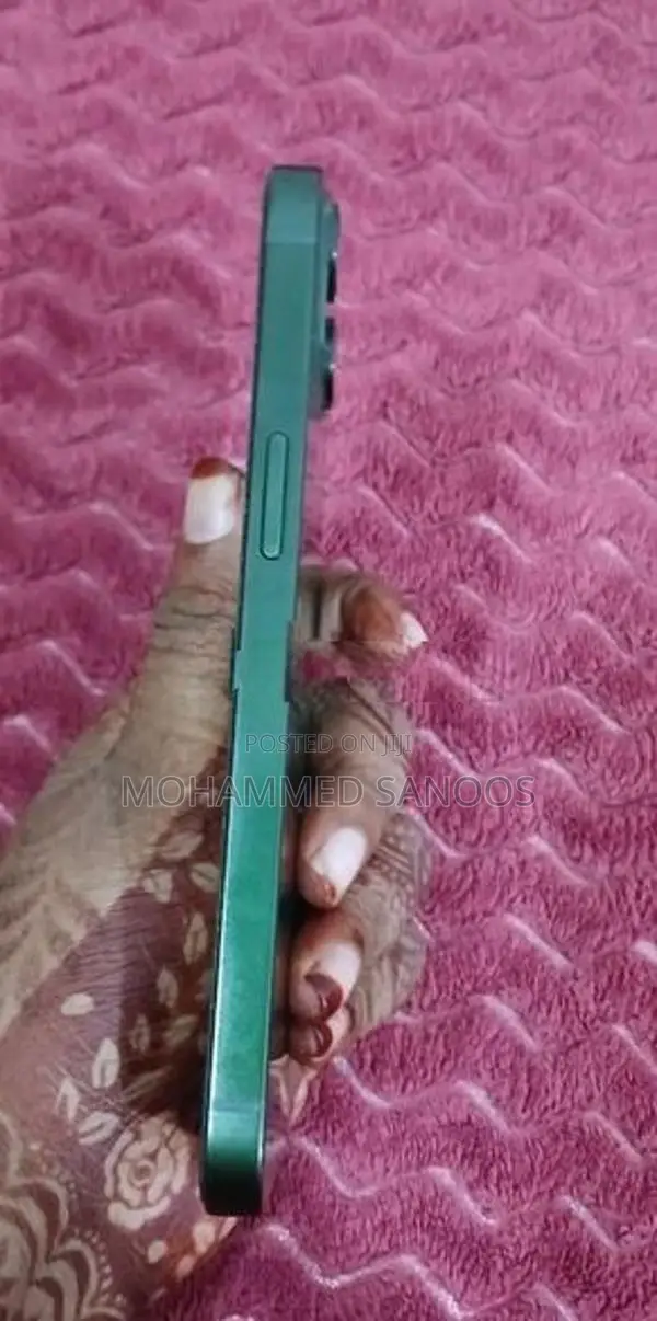 Apple iPhone 13 (Used)