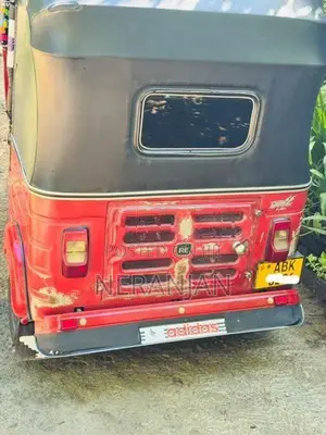 Bajaj RE 2016