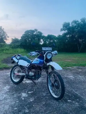 Suzuki Djebel 2004