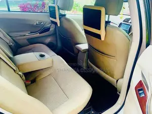 Toyota Premio 2011