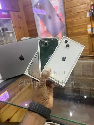 Apple iPhone 13 (Used)