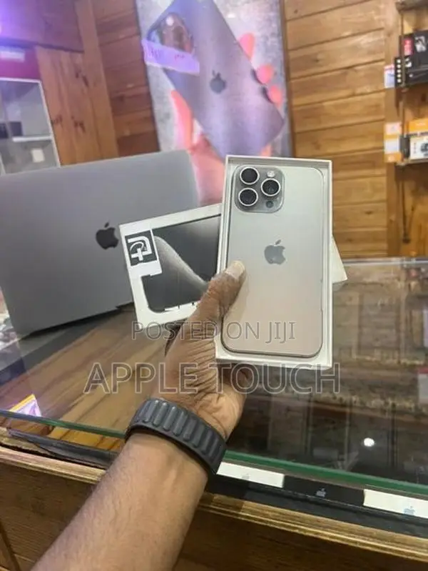 Apple iPhone 15 Pro Max (Used)