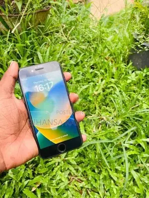 Apple iPhone 8 (Used)