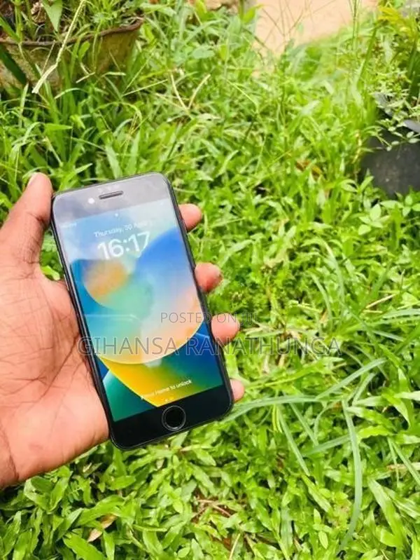 Apple iPhone 8 (Used)