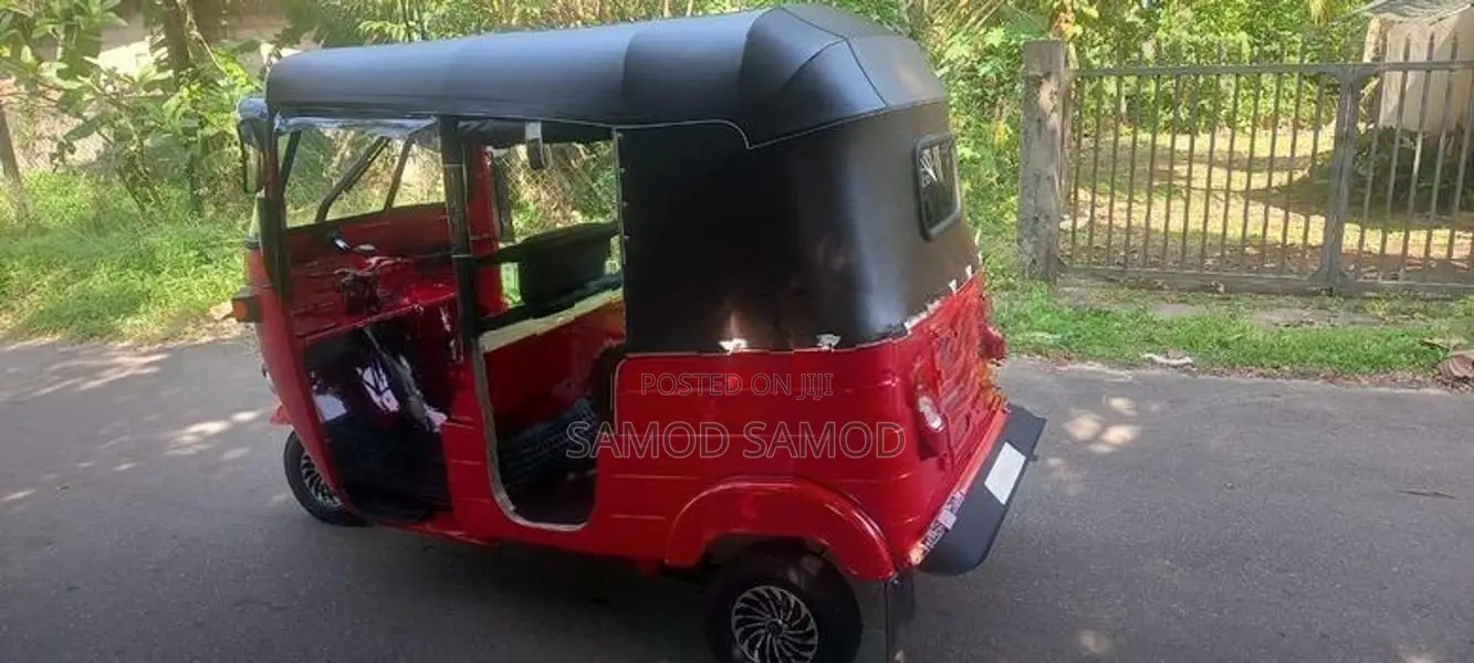 Bajaj RE 2004