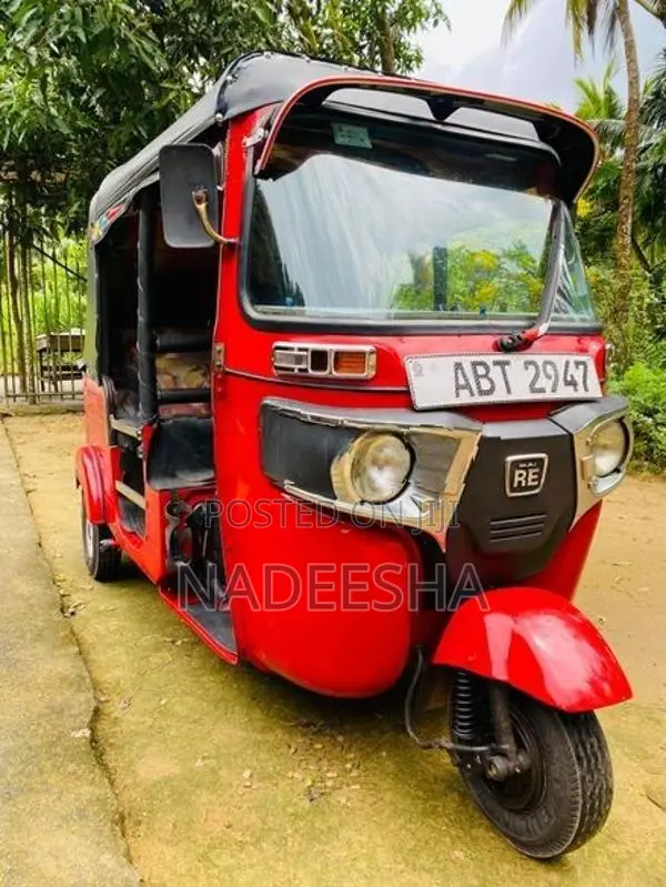Bajaj RE 2019