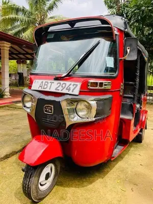 Bajaj RE 2019
