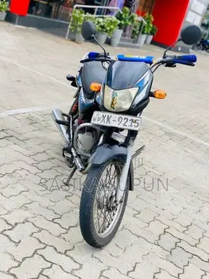 Bajaj CT100 2012